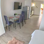By The Sea - Makarska - 13181 アパート グラダツ